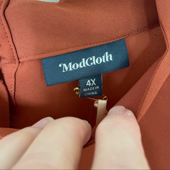 NEW With Tags ModCloth Rust Scallop-Trim Sleeveless Mock Neck Top 4X - Picture 4 of 6